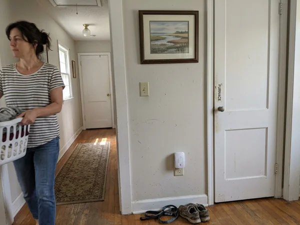 Carbon monoxide detector near a furnace closet